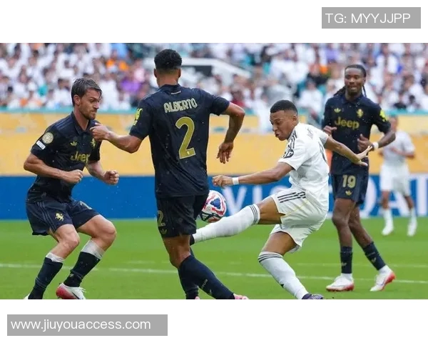 西甲激战皇马狂胜阿森纳6-2赛场瞬间引爆激情集锦回顾