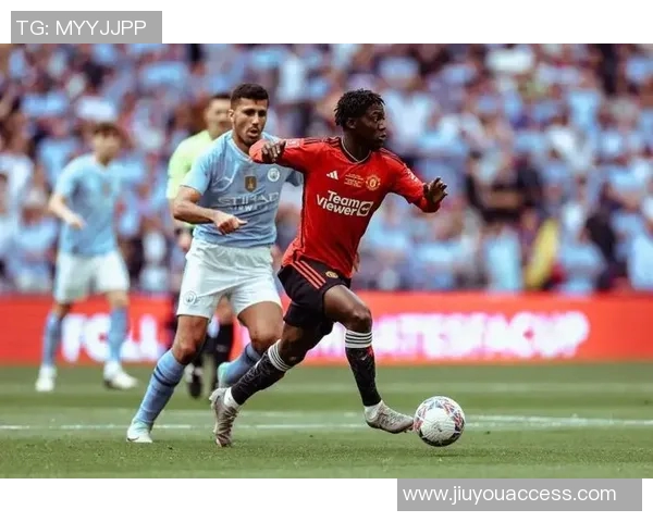 波尔图狂胜曼联四球晋级足总杯引发全场热烈欢呼